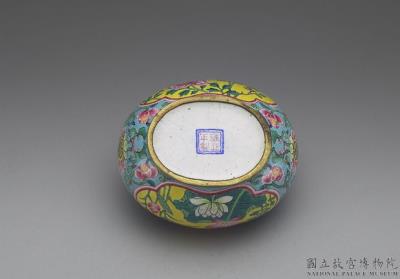 图片[3]-Copper-body water container with painted enamel decor, Qing dynasty, Yongzheng reign (1722-1735)-China Archive